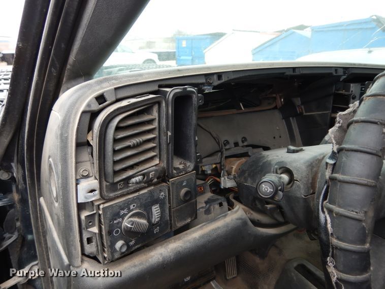 image for item DE4327 2003 Chevrolet Silverado 1500 Ext. Cab pickup truck