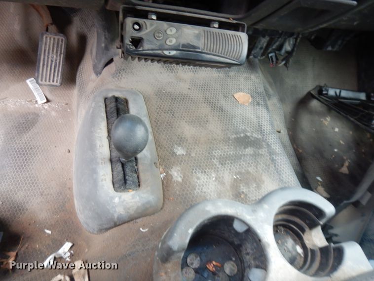 image for item DE4327 2003 Chevrolet Silverado 1500 Ext. Cab pickup truck