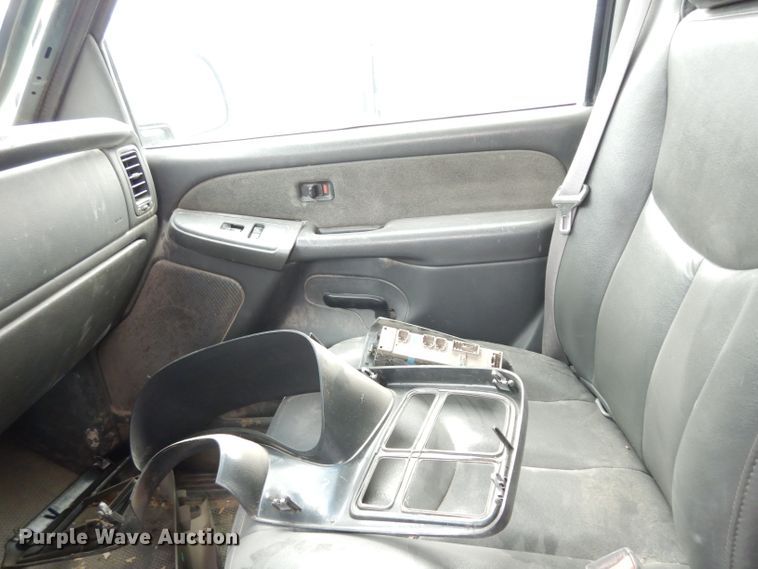 image for item DE4327 2003 Chevrolet Silverado 1500 Ext. Cab pickup truck