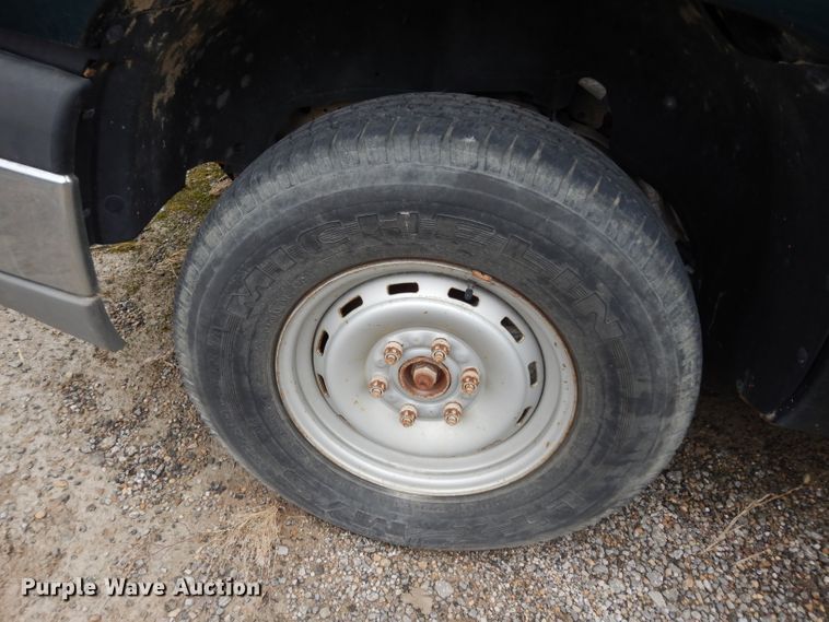 image for item DE4327 2003 Chevrolet Silverado 1500 Ext. Cab pickup truck