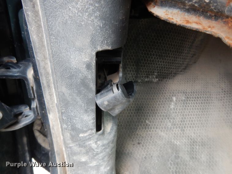 image for item DE4327 2003 Chevrolet Silverado 1500 Ext. Cab pickup truck