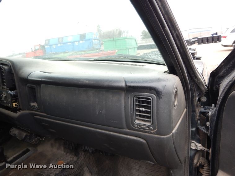 image for item DE4327 2003 Chevrolet Silverado 1500 Ext. Cab pickup truck