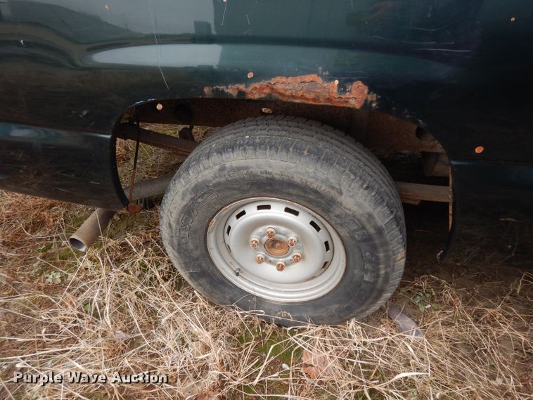 image for item DE4327 2003 Chevrolet Silverado 1500 Ext. Cab pickup truck