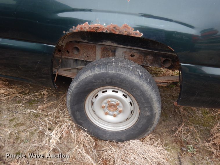 image for item DE4327 2003 Chevrolet Silverado 1500 Ext. Cab pickup truck