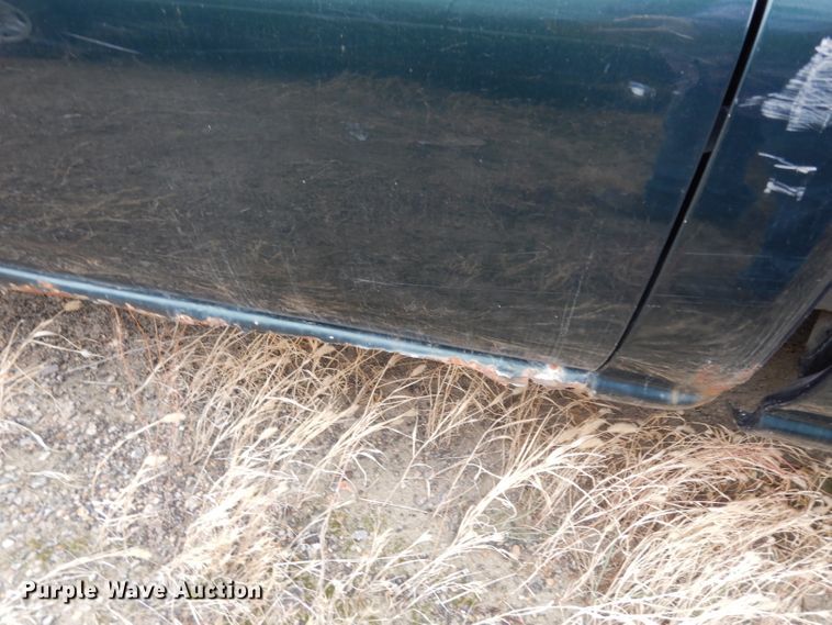 image for item DE4327 2003 Chevrolet Silverado 1500 Ext. Cab pickup truck