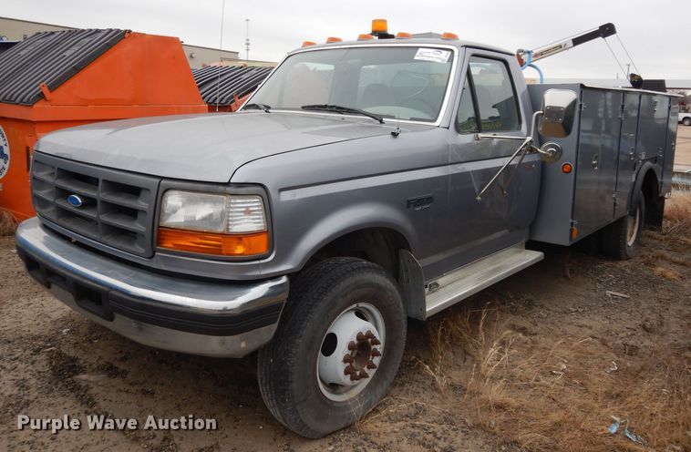 image for item DE4328 1997 Ford F450 Super Duty utility truck