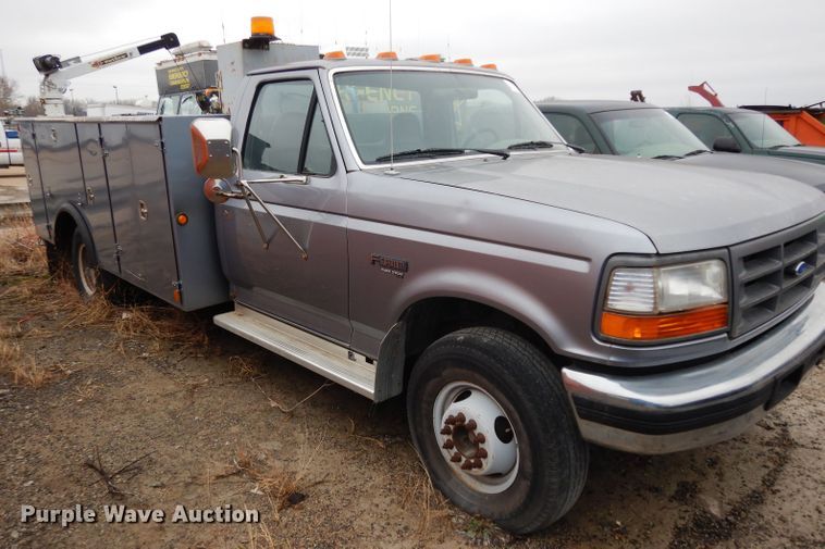 image for item DE4328 1997 Ford F450 Super Duty utility truck