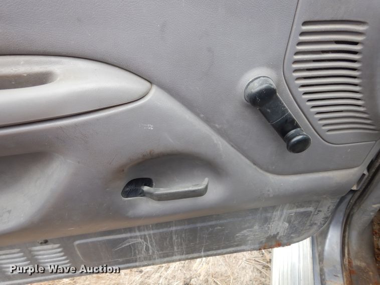 image for item DE4328 1997 Ford F450 Super Duty utility truck