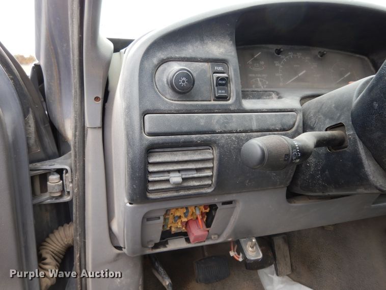 image for item DE4328 1997 Ford F450 Super Duty utility truck