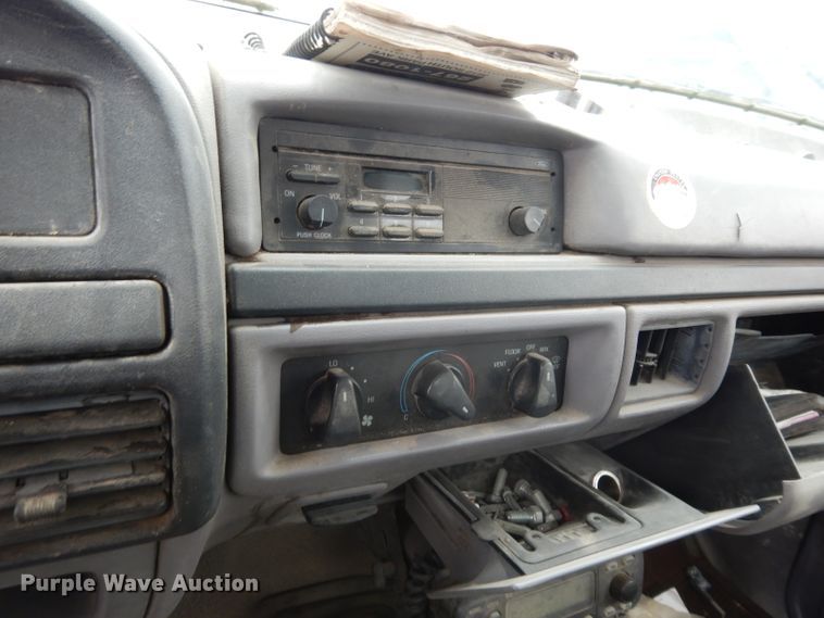 image for item DE4328 1997 Ford F450 Super Duty utility truck