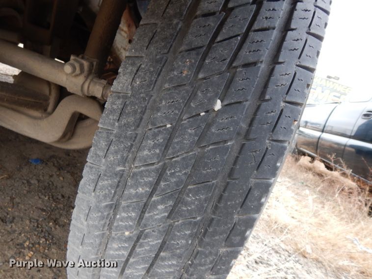 image for item DE4328 1997 Ford F450 Super Duty utility truck