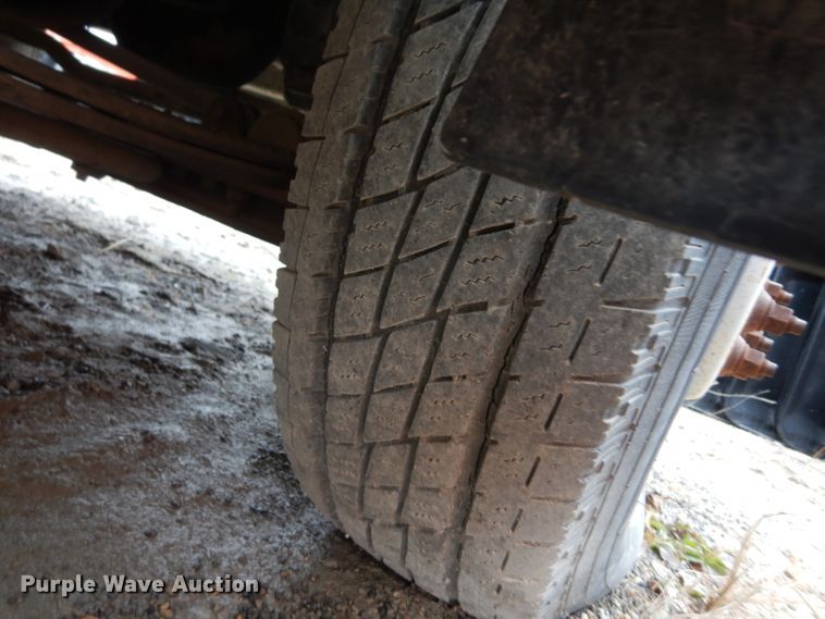 image for item DE4328 1997 Ford F450 Super Duty utility truck