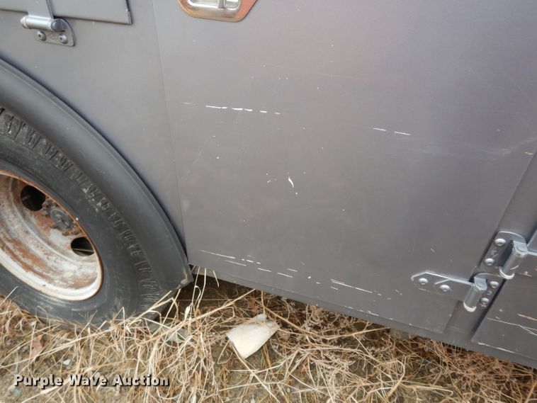 image for item DE4328 1997 Ford F450 Super Duty utility truck