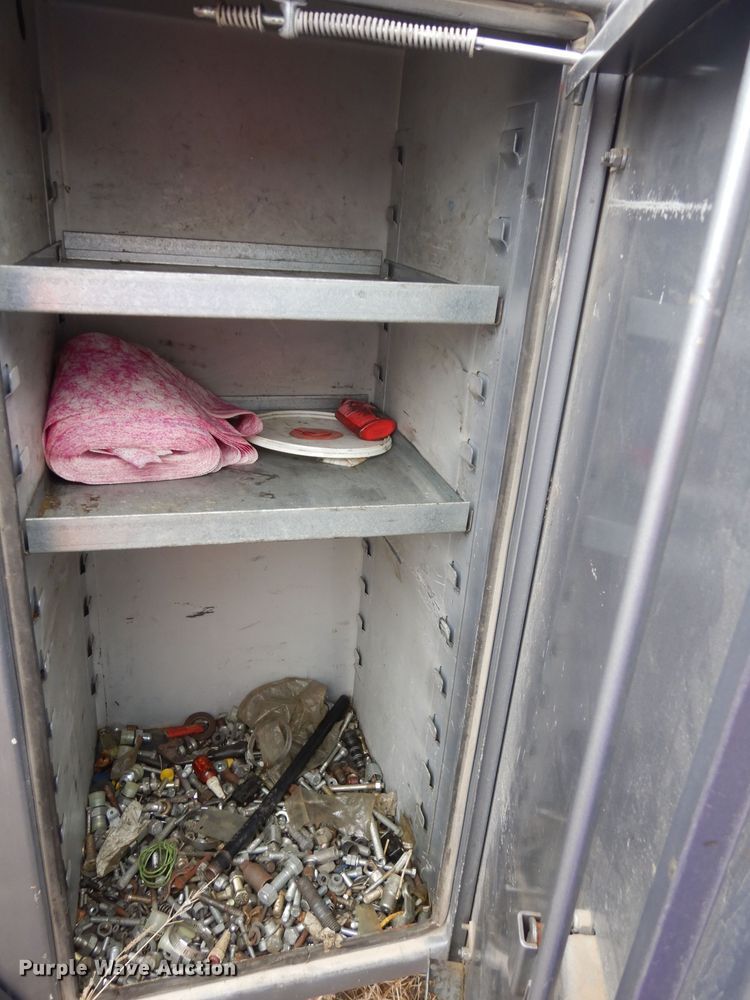 image for item DE4328 1997 Ford F450 Super Duty utility truck