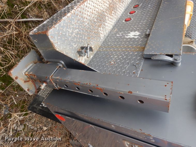 image for item DE4328 1997 Ford F450 Super Duty utility truck