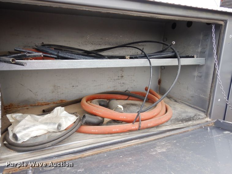 image for item DE4328 1997 Ford F450 Super Duty utility truck