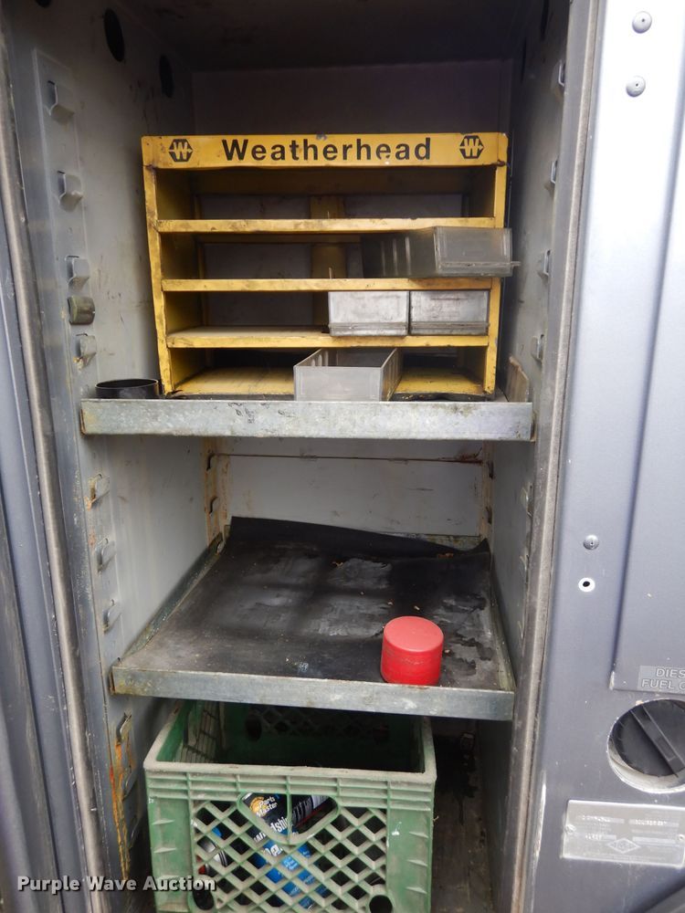 image for item DE4328 1997 Ford F450 Super Duty utility truck