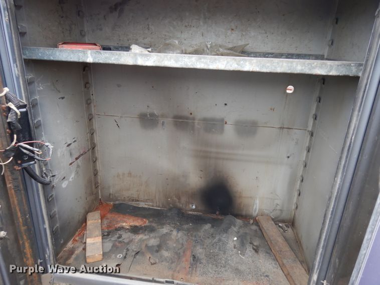 image for item DE4328 1997 Ford F450 Super Duty utility truck