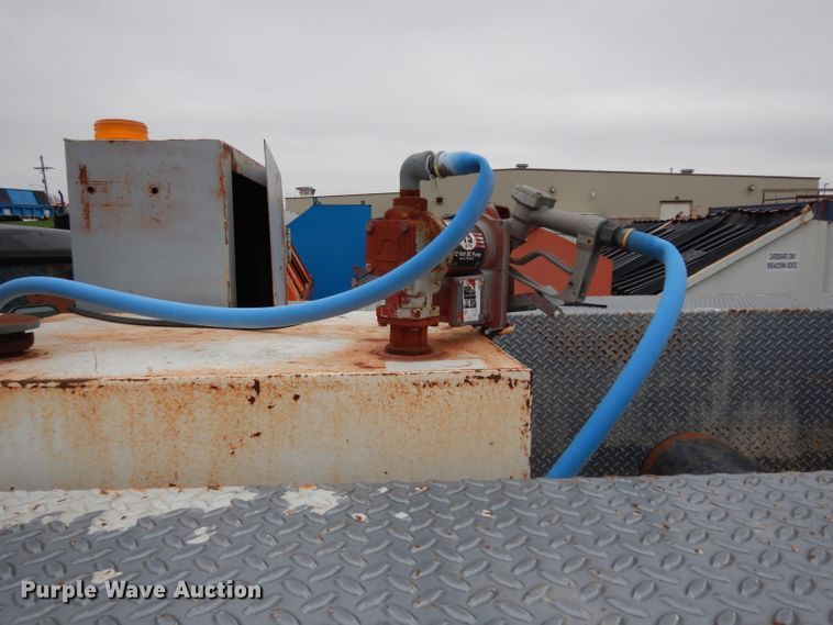 image for item DE4328 1997 Ford F450 Super Duty utility truck