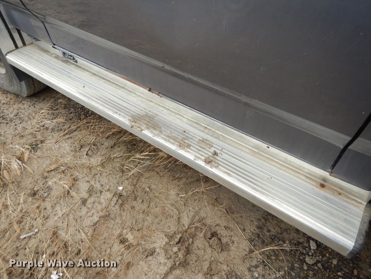 image for item DE4328 1997 Ford F450 Super Duty utility truck