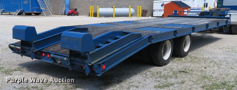 image for item DE8202 2012 Trail King TK40LP-262 equipment trailer
