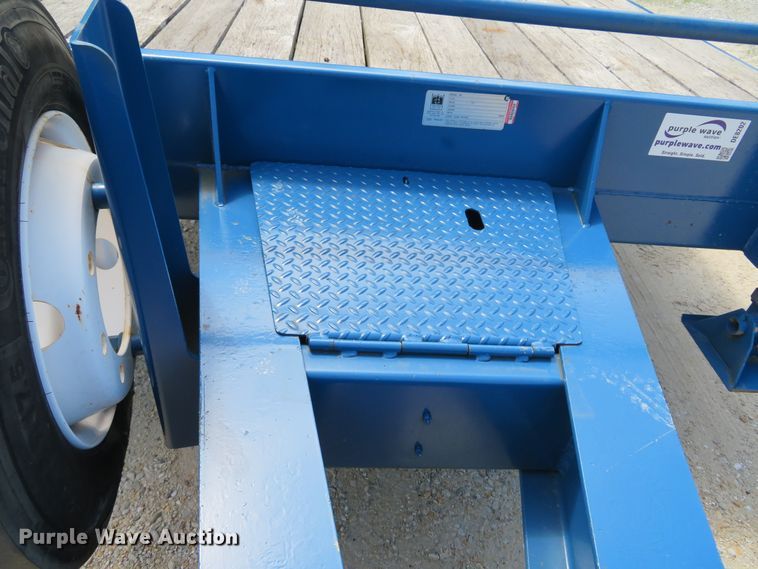 image for item DE8202 2012 Trail King TK40LP-262 equipment trailer