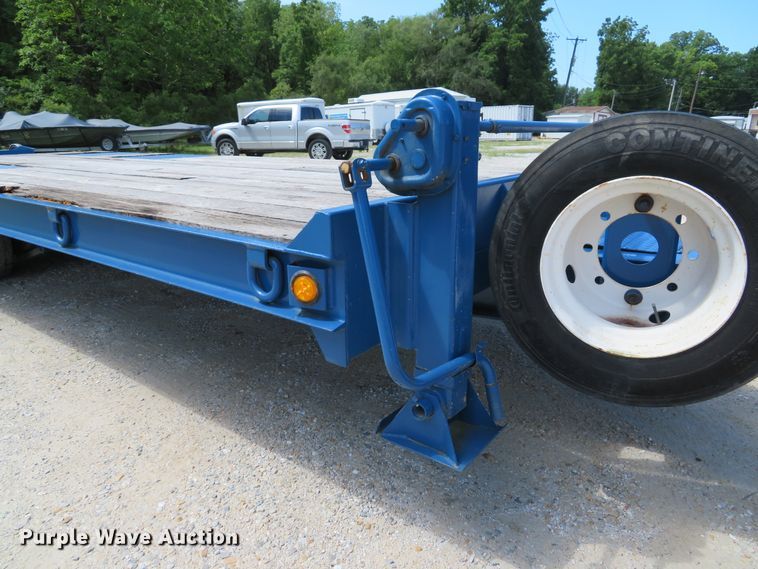 image for item DE8202 2012 Trail King TK40LP-262 equipment trailer