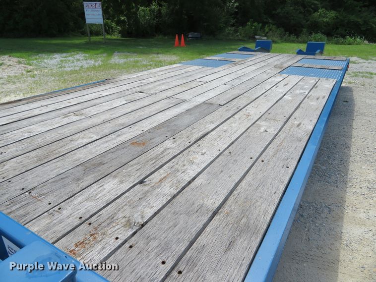 image for item DE8202 2012 Trail King TK40LP-262 equipment trailer