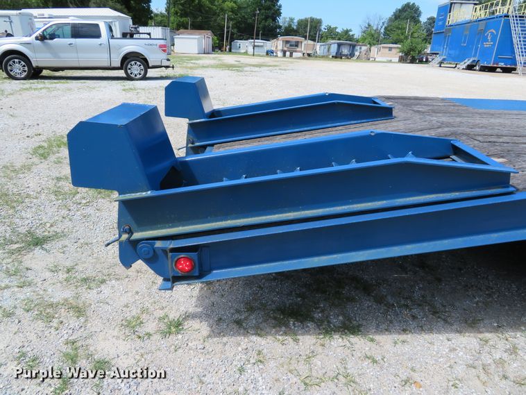 image for item DE8202 2012 Trail King TK40LP-262 equipment trailer
