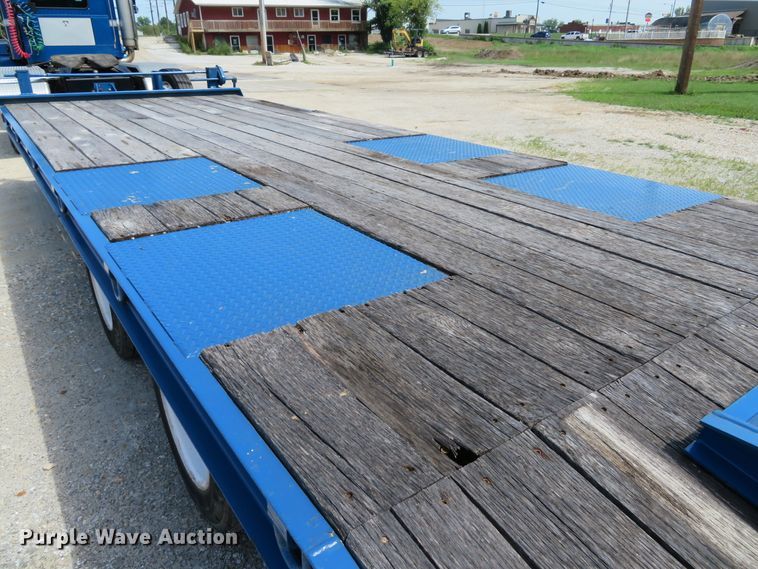 image for item DE8202 2012 Trail King TK40LP-262 equipment trailer