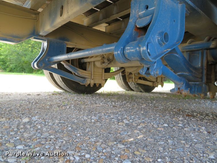 image for item DE8202 2012 Trail King TK40LP-262 equipment trailer