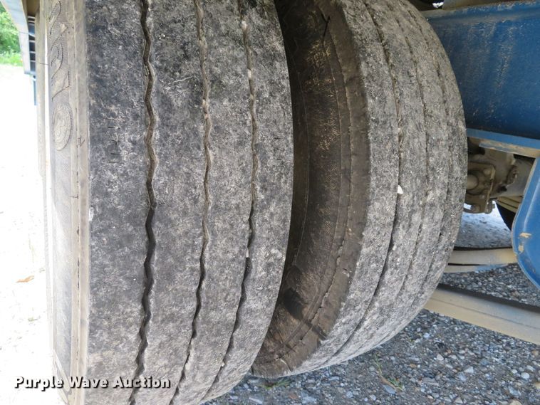 image for item DE8202 2012 Trail King TK40LP-262 equipment trailer