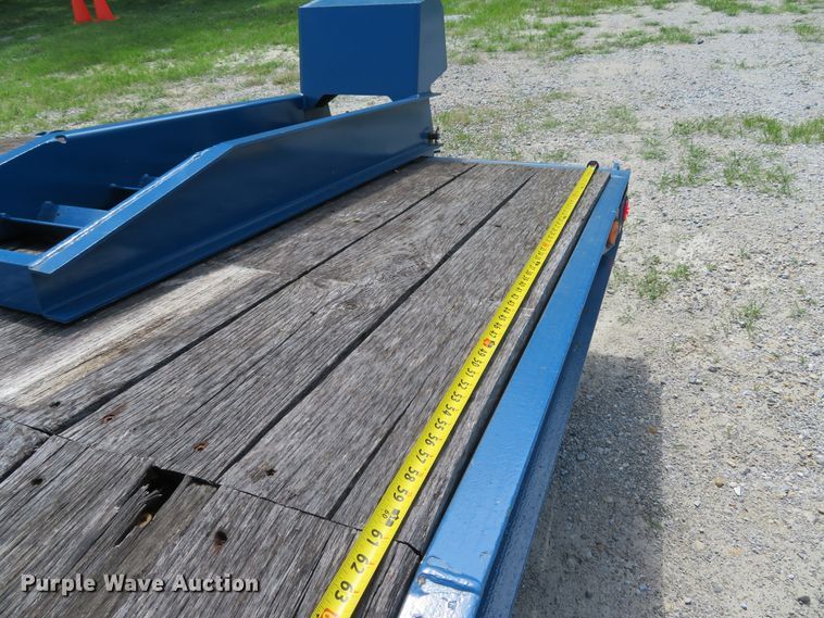 image for item DE8202 2012 Trail King TK40LP-262 equipment trailer