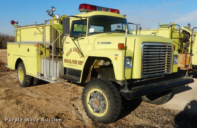 image for item DF7337 1978 International Loadstar 1700 pumper truck