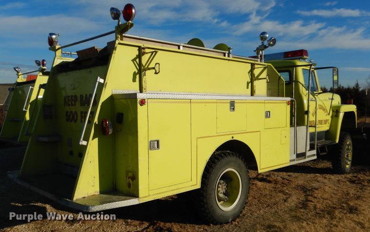 image for item DF7337 1978 International Loadstar 1700 pumper truck