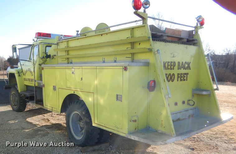 image for item DF7337 1978 International Loadstar 1700 pumper truck