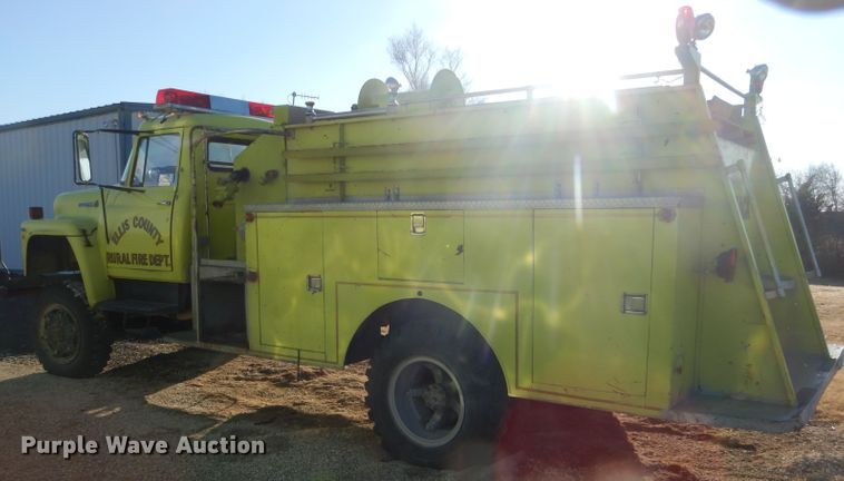 image for item DF7337 1978 International Loadstar 1700 pumper truck