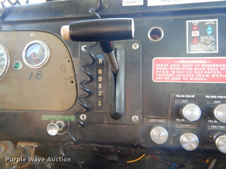 image for item DF7337 1978 International Loadstar 1700 pumper truck