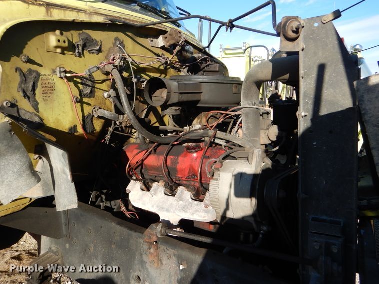 image for item DF7337 1978 International Loadstar 1700 pumper truck