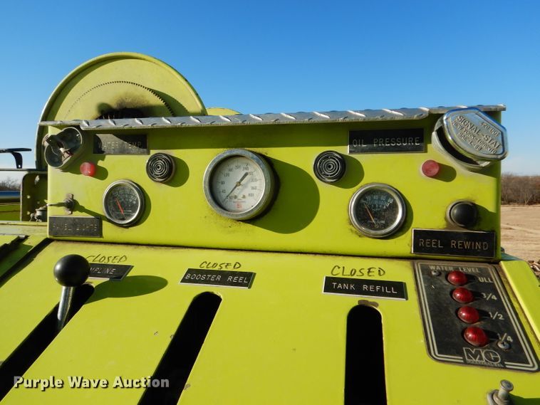 image for item DF7337 1978 International Loadstar 1700 pumper truck