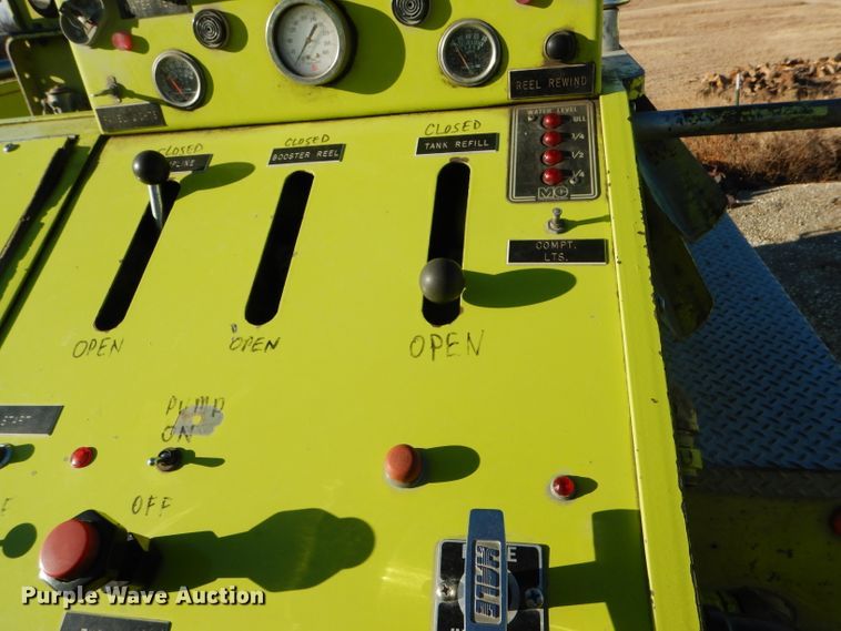 image for item DF7337 1978 International Loadstar 1700 pumper truck