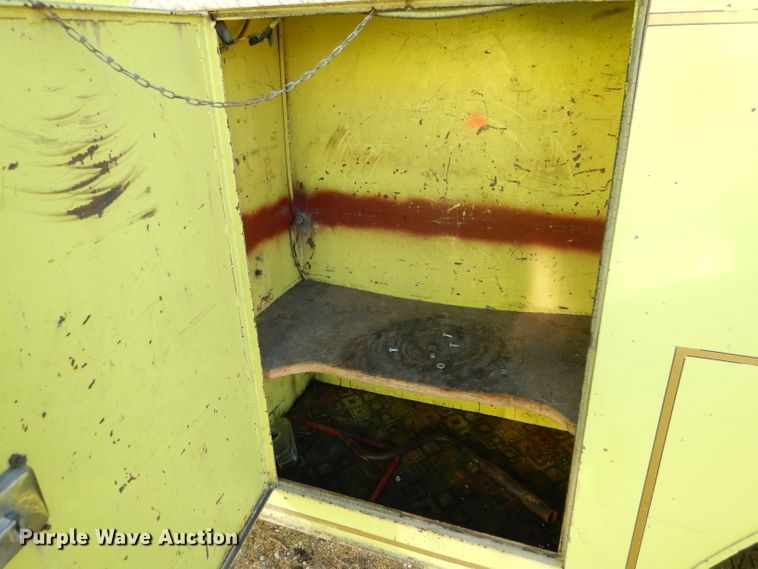 image for item DF7337 1978 International Loadstar 1700 pumper truck