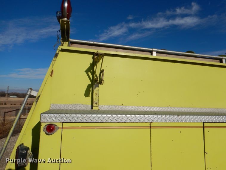 image for item DF7337 1978 International Loadstar 1700 pumper truck