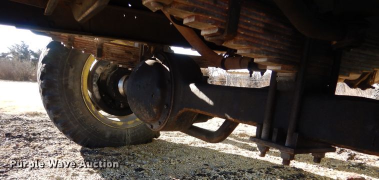 image for item DF7337 1978 International Loadstar 1700 pumper truck