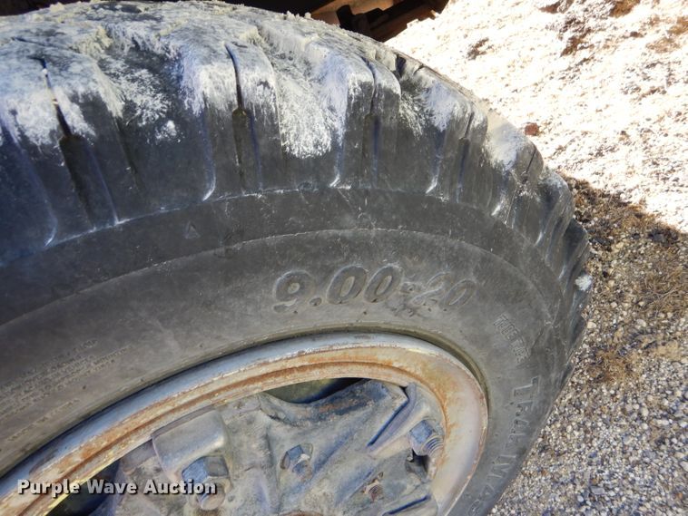 image for item DF7337 1978 International Loadstar 1700 pumper truck