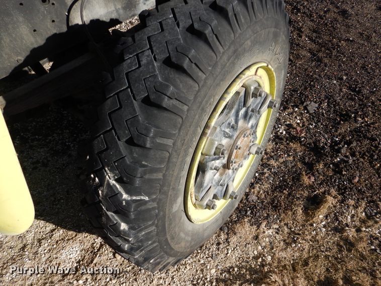 image for item DF7337 1978 International Loadstar 1700 pumper truck