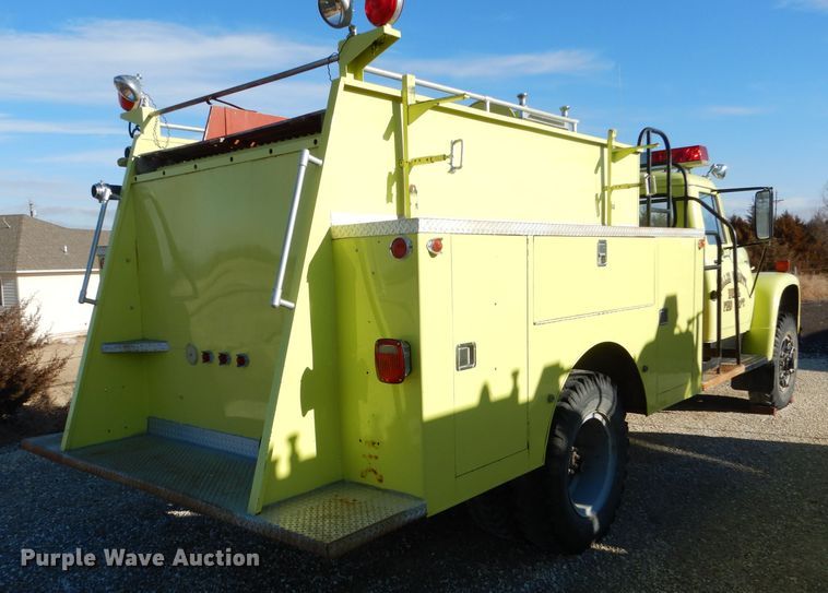 image for item DF7338 1978 International Loadstar 1700 pumper truck