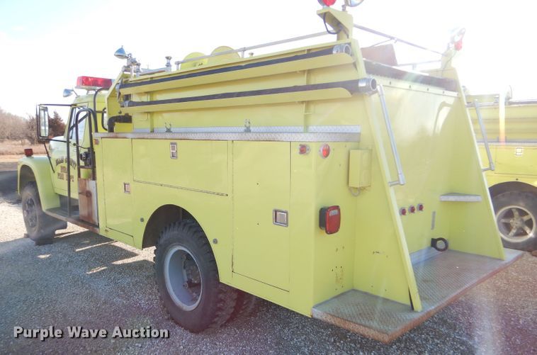image for item DF7338 1978 International Loadstar 1700 pumper truck