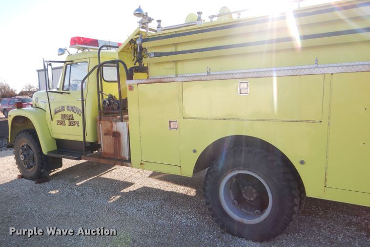 image for item DF7338 1978 International Loadstar 1700 pumper truck