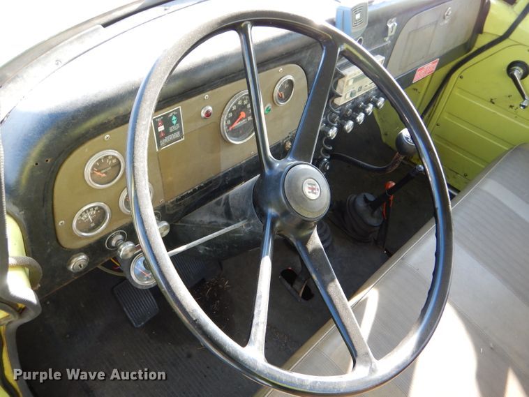 image for item DF7338 1978 International Loadstar 1700 pumper truck